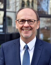Nikolaus Knoepffler